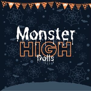 4 Monster High dolls in excellent good condition with most of the accessories.